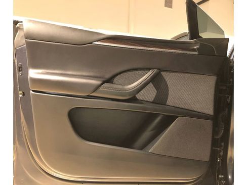 Used 2024 Tesla Model X image 17