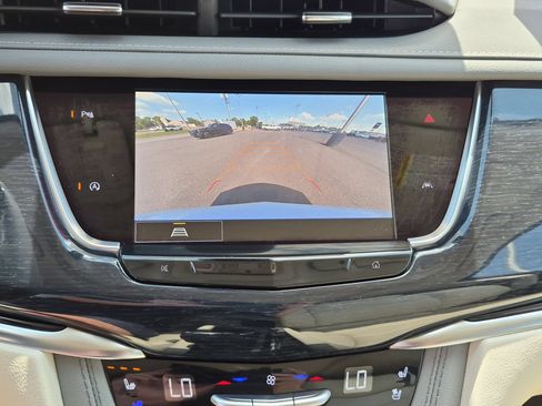 Certified 2024 Cadillac XT6 Premium Luxury AWD/4WD image 13