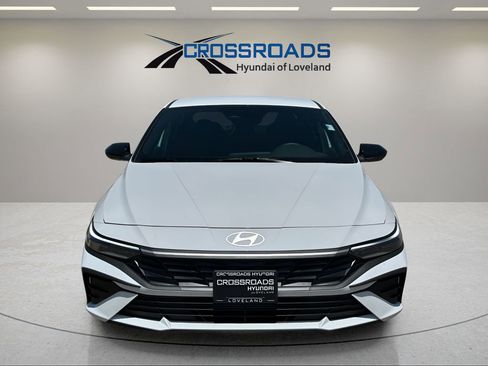 Used 2025 Hyundai Elantra Sport image 2