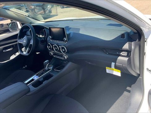 New 2025 Nissan Sentra SV image 9
