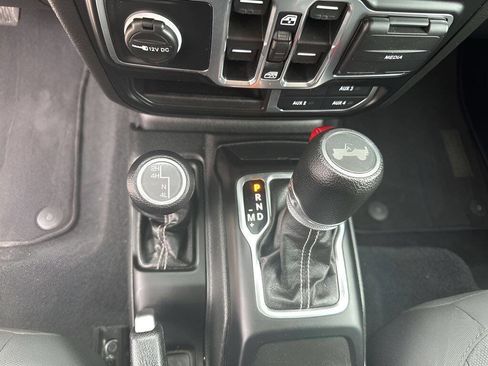 Used 2023 Jeep Wrangler Unlimited Sahara w/ Cold Weather Group AWD/4WD image 22