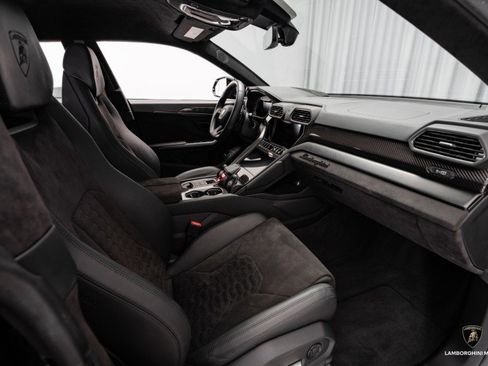 Used 2024 Lamborghini Urus S image 48