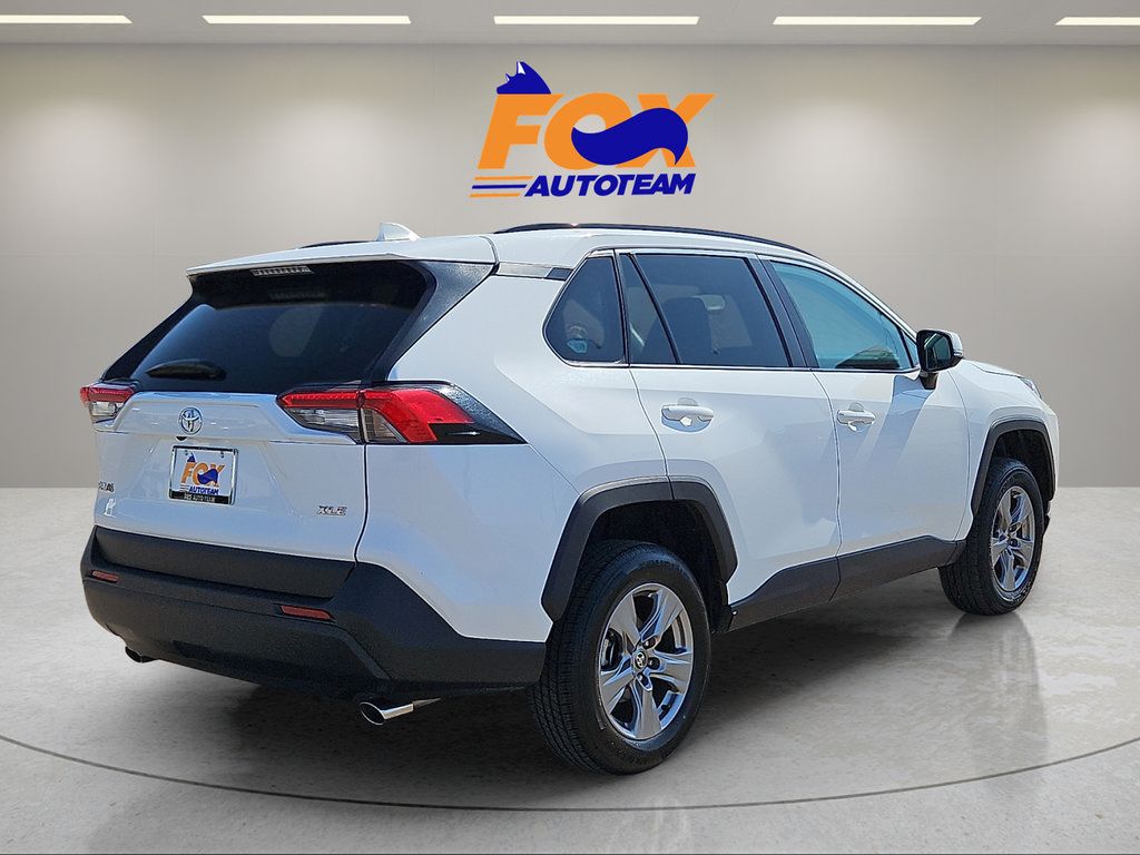 Used 2025 Toyota RAV4 XLE FWD image 4