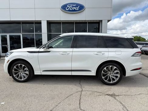 Used 2021 Lincoln Aviator Grand Touring w/ Elements Package Plus AWD/4WD image 4