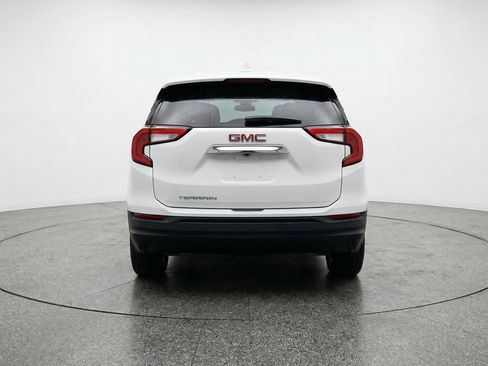 Used 2024 GMC Terrain SLE image 7