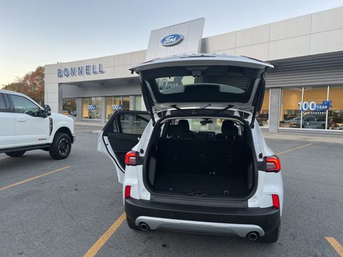 Used 2023 Ford Escape Active w/ Tech Pack #2 image 9