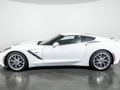 Used 2017 Chevrolet Corvette Stingray Coupe RWD image 41