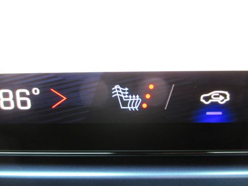 Used 2025 Chevrolet Equinox EV LT w/ Convenience Package image 19