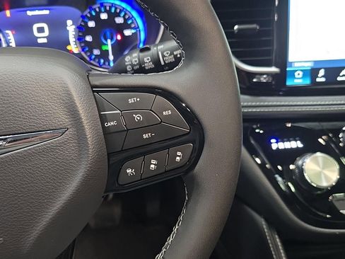 New 2026 Chrysler Pacifica Limited w/ S Appearance Package image 12