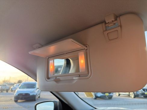 Used 2022 Ford Escape SE image 24