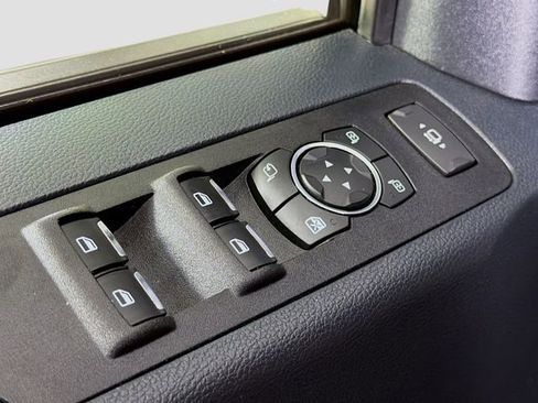 Used 2022 Ford F350 Platinum w/ FX4 Off-Road Package image 20