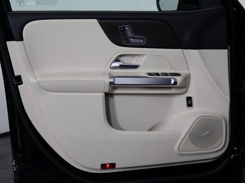 New 2026 Mercedes-Benz GLB 250 image 7