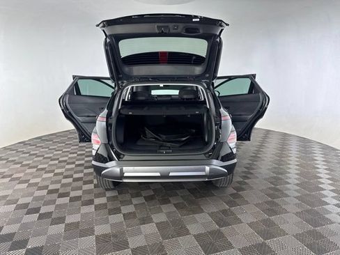 Used 2024 Hyundai Kona Limited AWD/4WD image 16