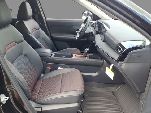 Certified 2025 Nissan Kicks SR FWD image 14