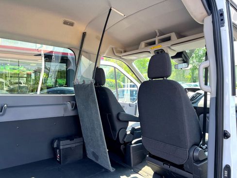 Used 2016 Ford Transit 150 XLT image 21