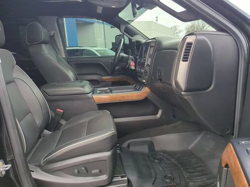 Used 2018 Chevrolet Silverado 2500 High Country w/ Duramax Plus Package image 33