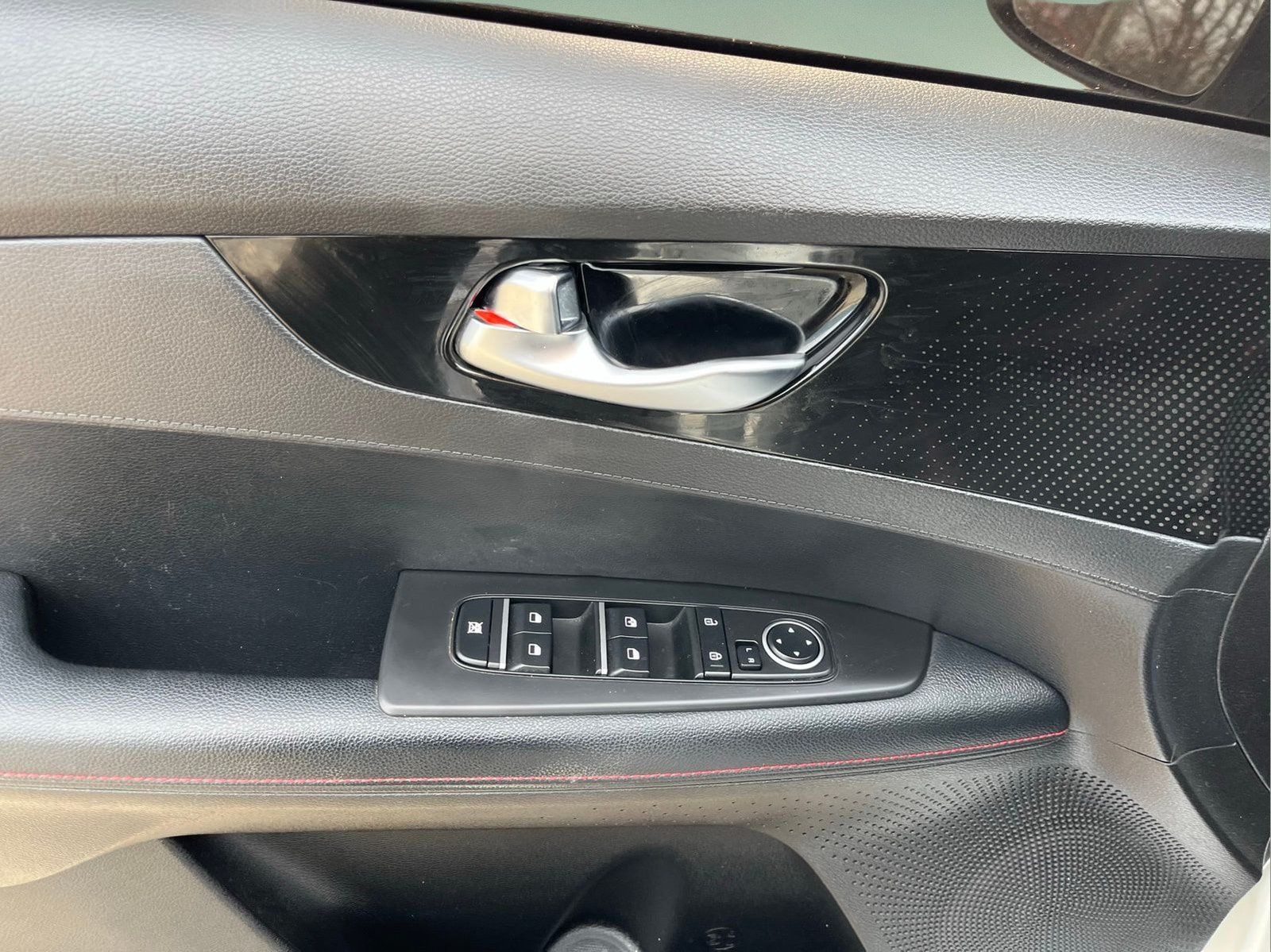 Used 2023 Kia Forte GT w/ GT2 Package FWD image 9