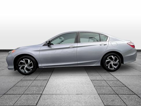 Used 2017 Honda Accord LX image 8