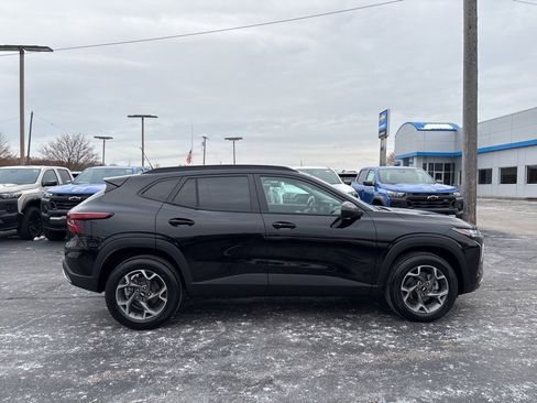 New 2026 Chevrolet Trax LT image 3