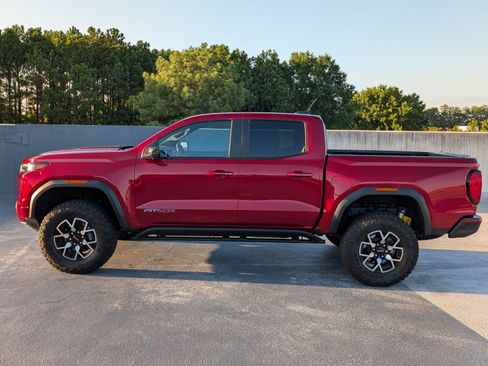 Used 2025 GMC Canyon AT4 w/ AT4X Package AWD/4WD image 2