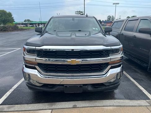 Used 2017 Chevrolet Silverado 1500 LT w/ All Star Edition AWD/4WD image 2