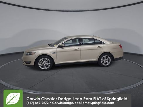 Used 2018 Ford Taurus SEL image 8