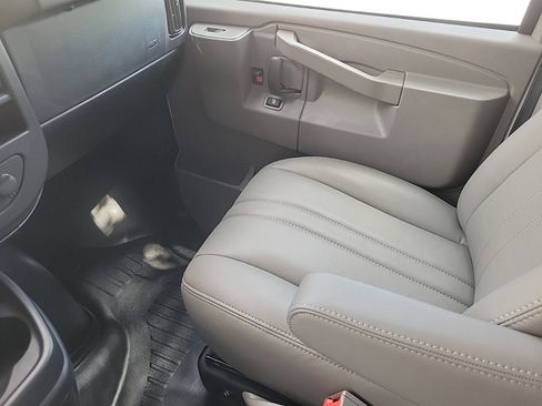 New 2025 GMC Savana 2500 Extended w/ Driver Convenience Package image 16