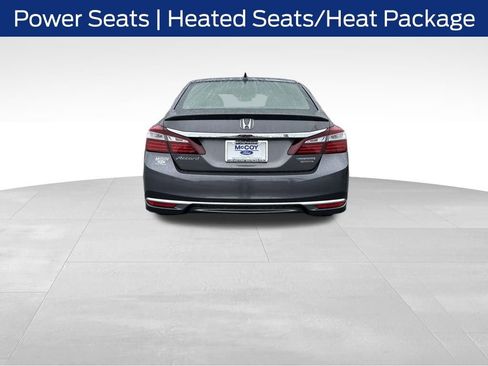 Used 2017 Honda Accord Touring image 4
