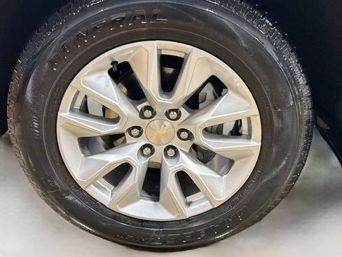 Used 2022 Chevrolet Silverado 1500 Custom AWD/4WD image 28