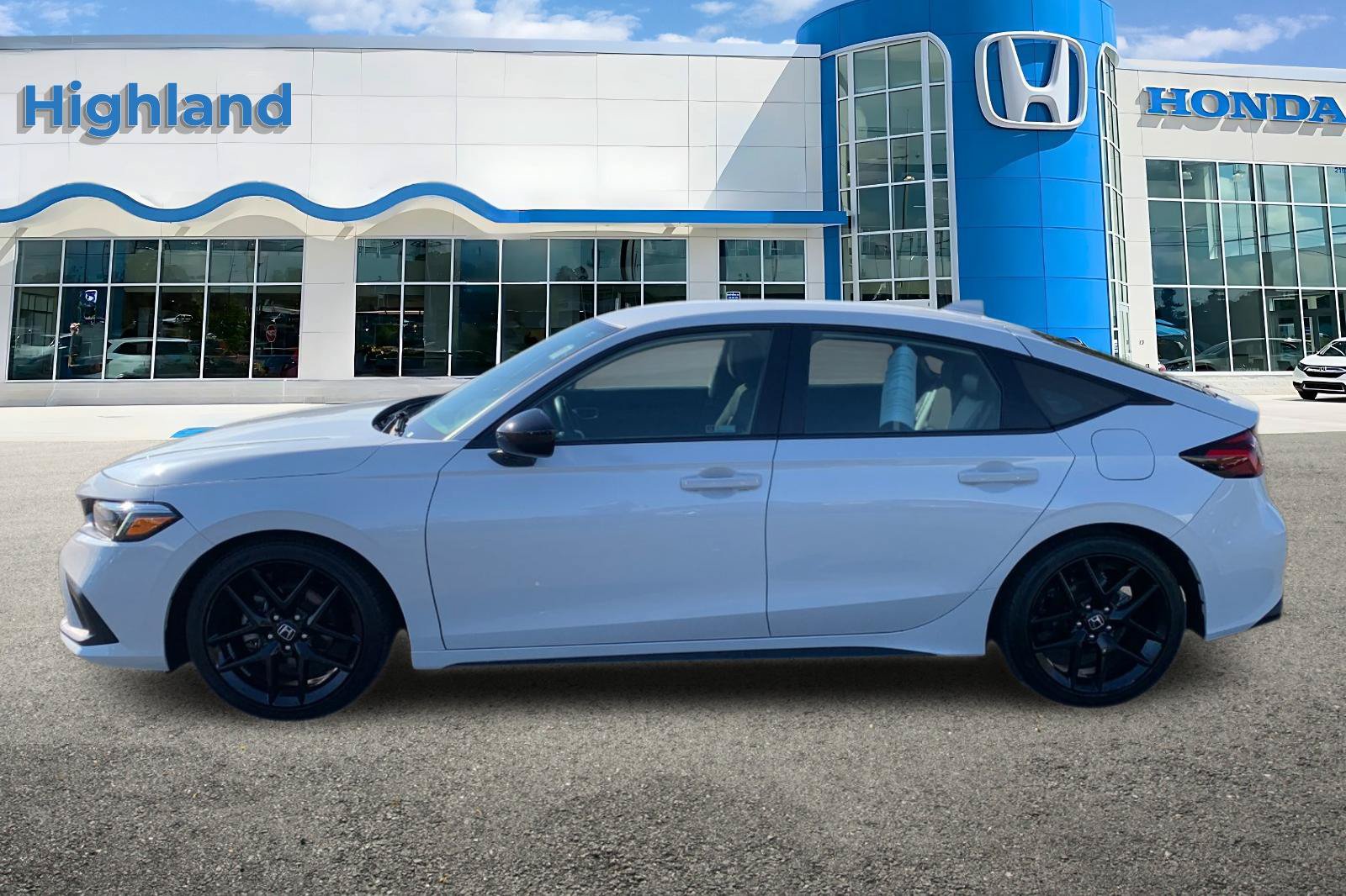 Used 2024 Honda Civic Sport image 2
