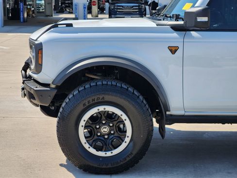 Used 2021 Ford Bronco Badlands image 10