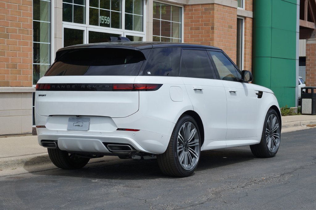 Used 2026 Land Rover Range Rover Sport Dynamic SE AWD/4WD image 6
