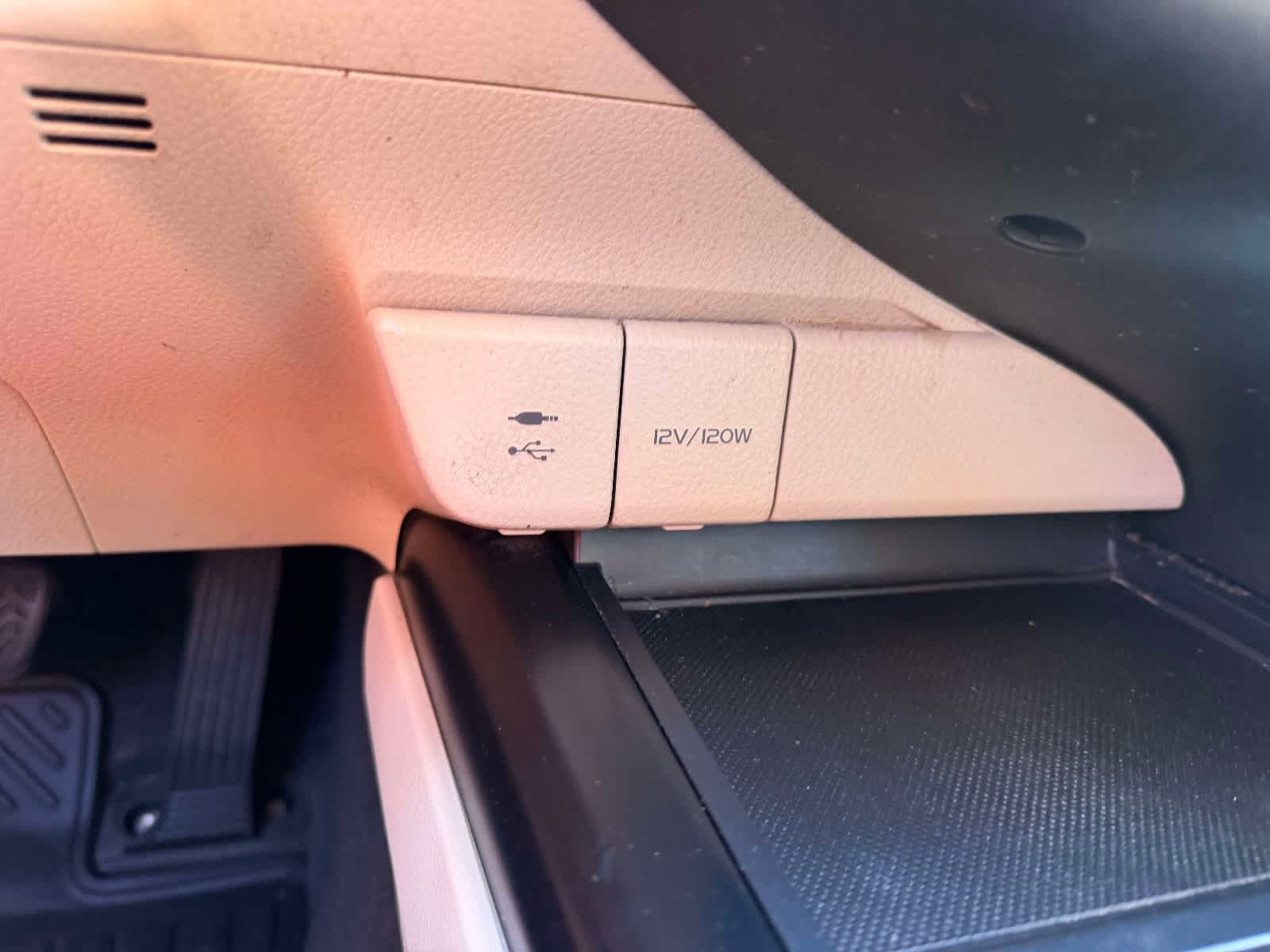 Used 2019 Toyota Camry LE FWD image 18