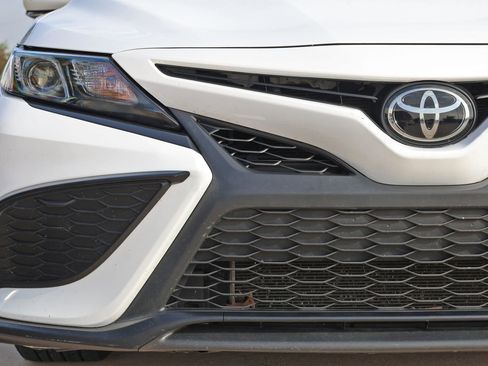 Used 2024 Toyota Camry SE image 10