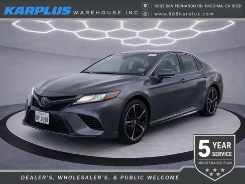 Used 2019 Toyota Camry XSE FWD image 1