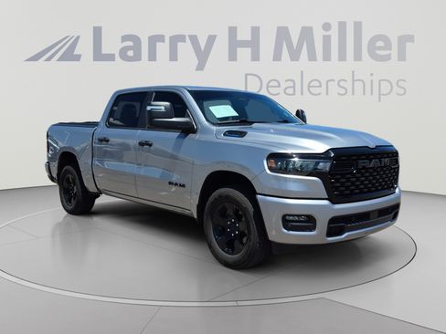 Used 2025 RAM 1500 Tradesman w/ Night Edition AWD/4WD image 7