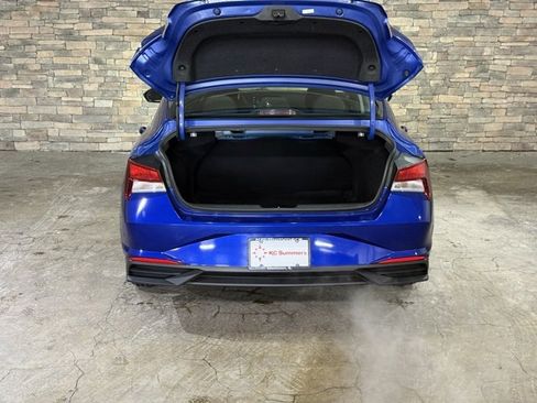 Used 2021 Hyundai Elantra SE image 8