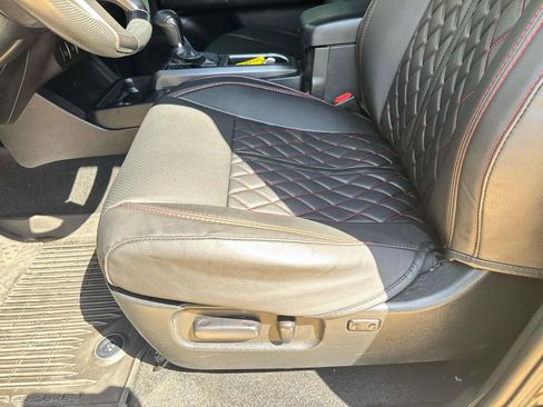 Used 2021 Toyota Tacoma TRD Off-Road w/ Technology Package image 18