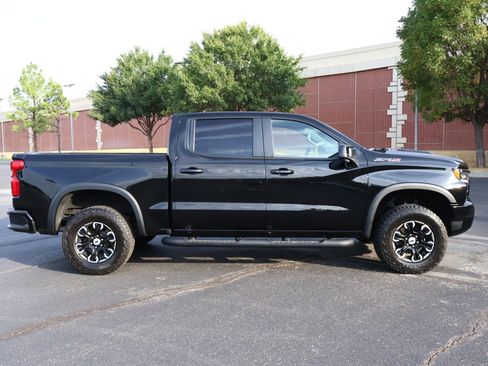Used 2024 Chevrolet Silverado 1500 ZR2 w/ Technology Package AWD/4WD image 37