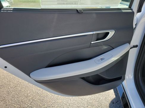 New 2026 Hyundai Sonata Limited FWD image 9