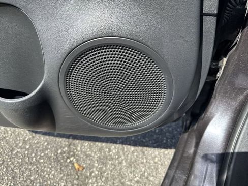 Used 2015 Nissan Versa S FWD image 23