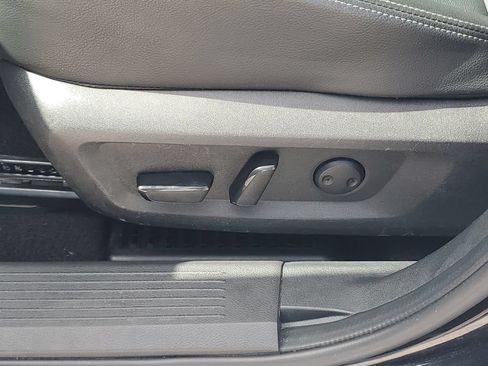 Used 2023 Nissan Rogue SL FWD image 16
