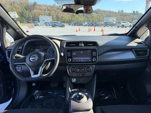 Used 2023 Nissan Leaf S image 12