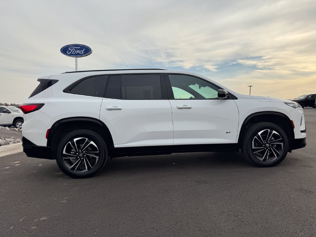 Used 2026 Buick Enclave Sport Touring AWD/4WD image 4