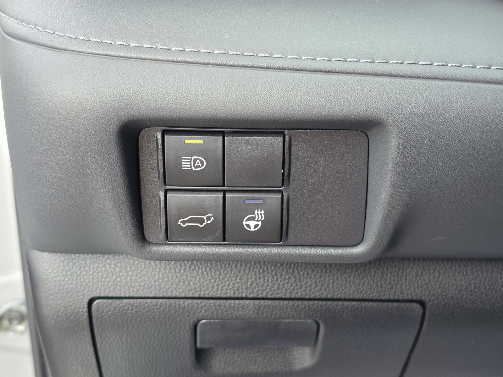 Used 2022 Toyota Highlander Limited FWD image 36