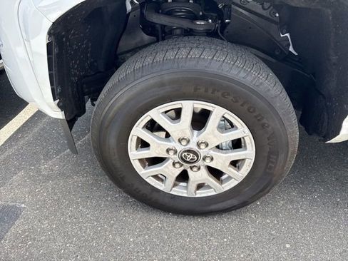 Used 2025 Toyota Tacoma SR5 AWD/4WD image 4