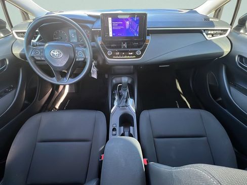 Used 2025 Toyota Corolla LE FWD image 10