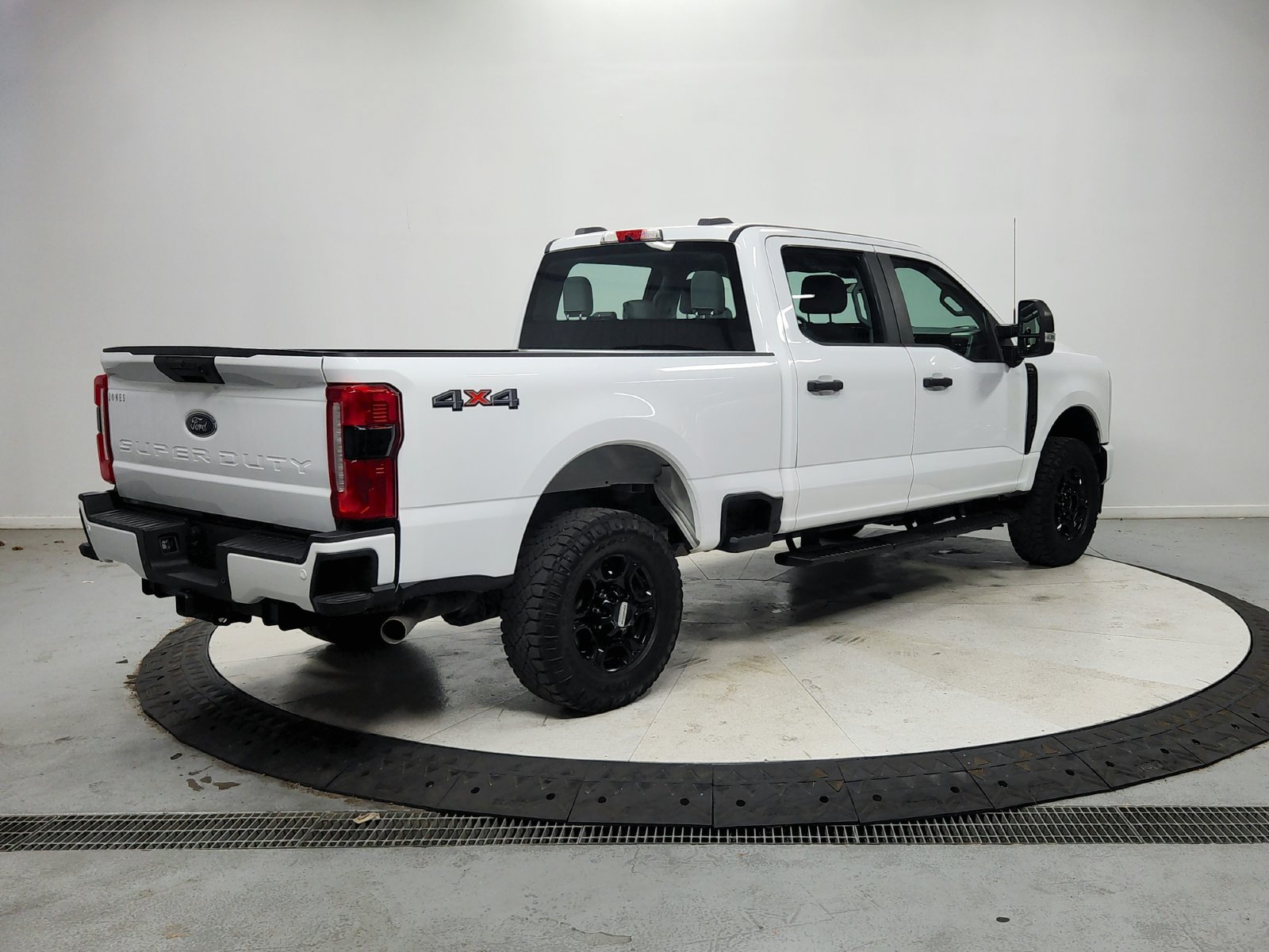 Used 2023 Ford F250 XL w/ STX Appearance Package AWD/4WD image 8