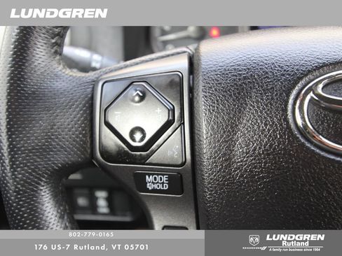 Used 2021 Toyota Tacoma TRD Off-Road image 15