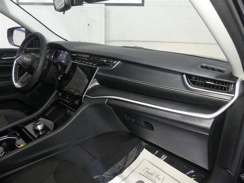 Used 2023 Jeep Grand Cherokee Laredo w/ Luxury Tech Group I AWD/4WD image 24